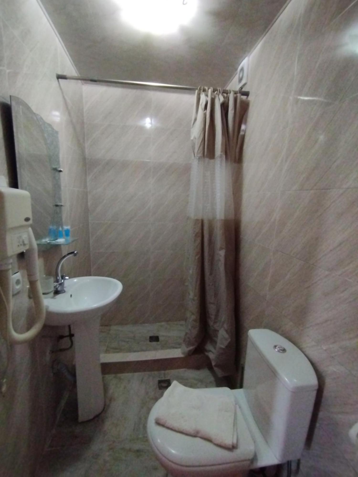 David Hotel Кутаиси Екстериор снимка