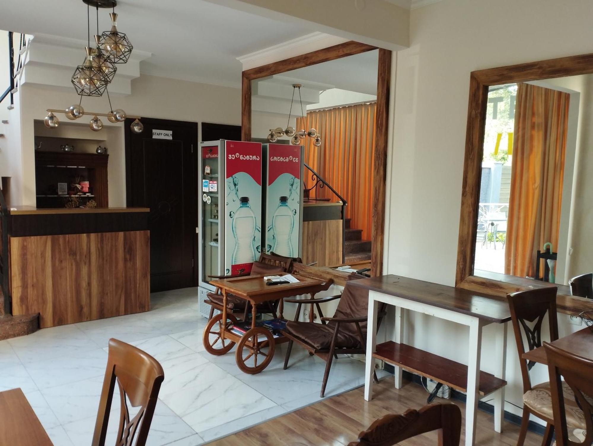 David Hotel Кутаиси Екстериор снимка